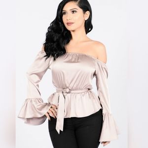 🦠Off shoulder top